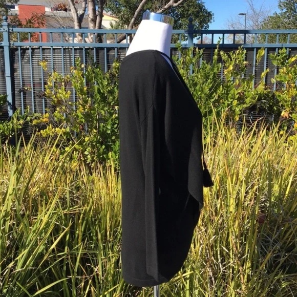 🆕 BLACK - NWT [white house black market] cross front sweater - Picture 4 of 9